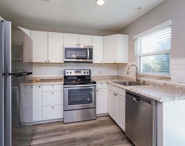 300 Ballard Avenue - Photo Thumbnail 9