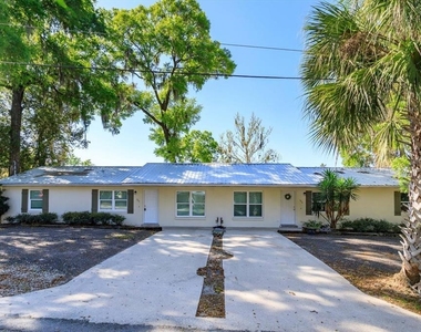 300 Ballard Avenue - Photo Thumbnail 2