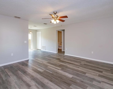 300 Ballard Avenue - Photo Thumbnail 5