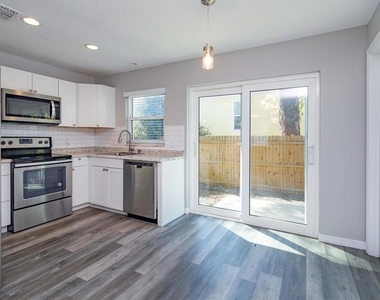 300 Ballard Avenue - Photo Thumbnail 7