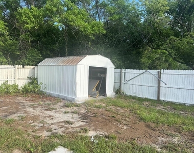 141 Hazel Boulevard - Photo Thumbnail 14