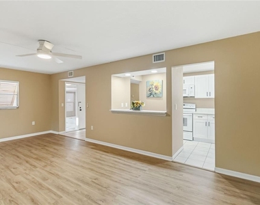 164 Perimeter Drive - Photo Thumbnail 4