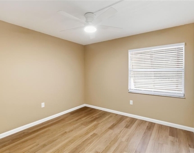 164 Perimeter Drive - Photo Thumbnail 9