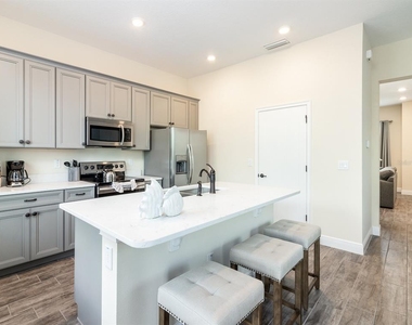 8081 Dreamsicle Drive - Photo Thumbnail 7