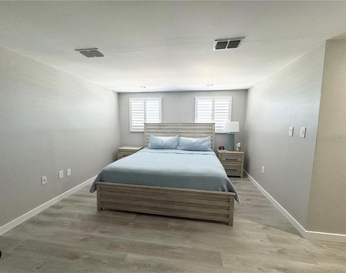1255 Tarpon Center Drive - Photo Thumbnail 6