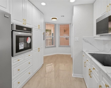 5430 Eagles Point Circle - Photo Thumbnail 9