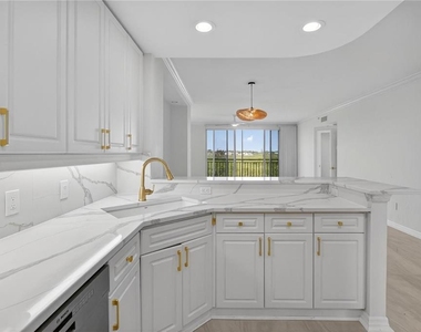 5430 Eagles Point Circle - Photo Thumbnail 8