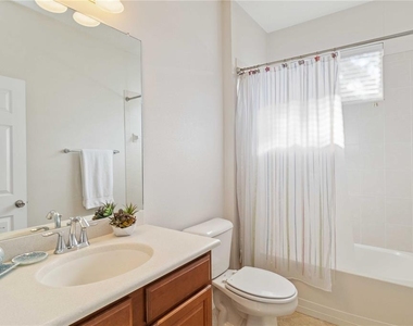 6815 45th Terrace E - Photo Thumbnail 12