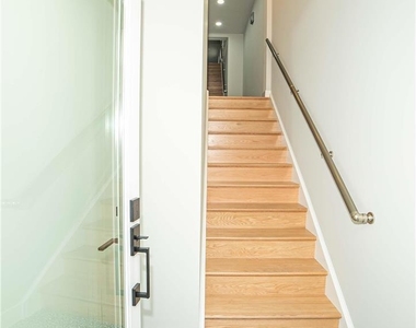 521 Ferry Street - Photo Thumbnail 9