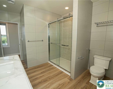 521 Ferry Street - Photo Thumbnail 16