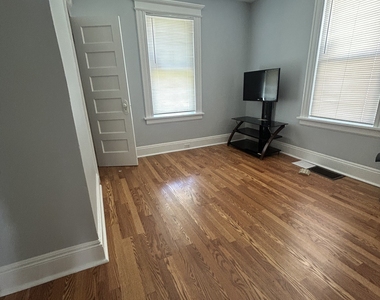273 Judson Place - Photo Thumbnail 6
