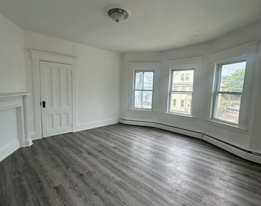 690 William Street - Photo Thumbnail 1