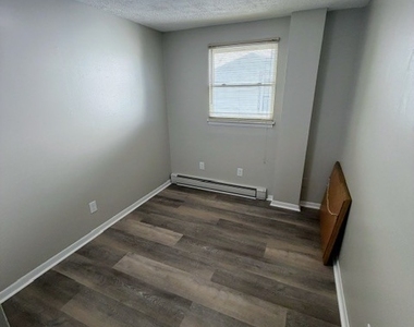 351 Mill Rock Road - Photo Thumbnail 7
