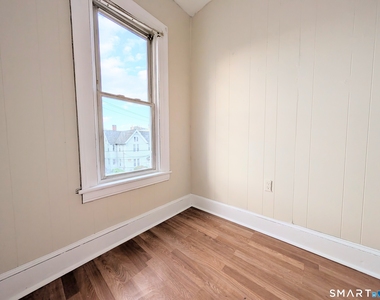 107 Catherine Street - Photo Thumbnail 14