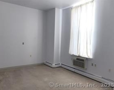 124 Court Street - Photo Thumbnail 2