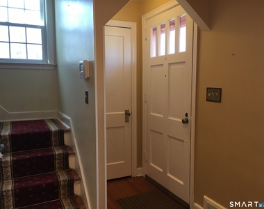11 Fairlea Avenue - Photo Thumbnail 14