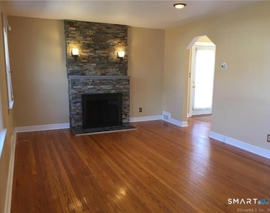 11 Fairlea Avenue - Photo Thumbnail 5