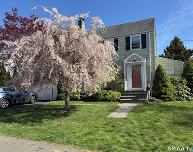 11 Fairlea Avenue - Photo Thumbnail 1