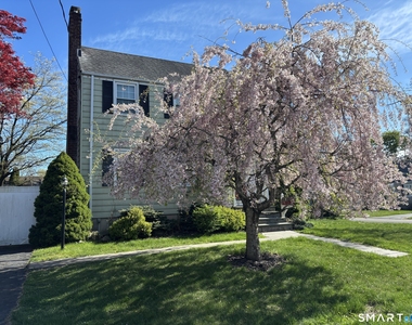 11 Fairlea Avenue - Photo Thumbnail 2