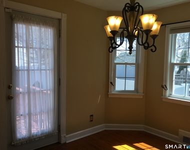 11 Fairlea Avenue - Photo Thumbnail 7