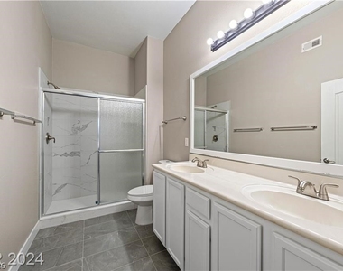2305 W Horizon Ridge Parkway - Photo Thumbnail 7