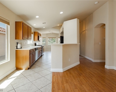 6704 Arctic Breeze Street - Photo Thumbnail 7
