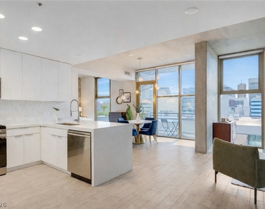 353 E Bonneville Avenue - Photo Thumbnail 1