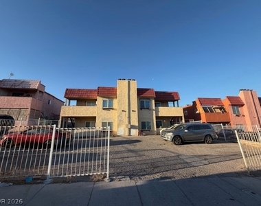 6953 Hopkins Drive - Photo Thumbnail 2