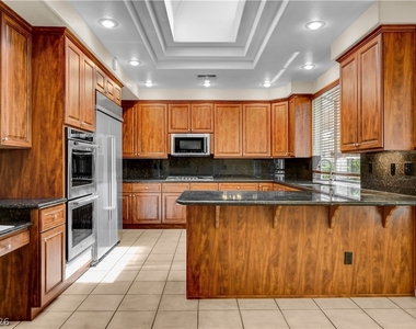 9101 Crystal Lake Court - Photo Thumbnail 19