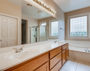 2316 Desert Fox Drive - Photo Thumbnail 18