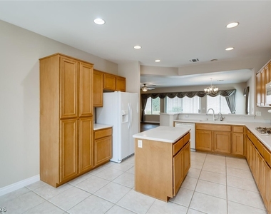 2316 Desert Fox Drive - Photo Thumbnail 9
