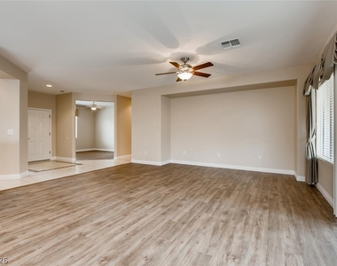 2316 Desert Fox Drive - Photo Thumbnail 3