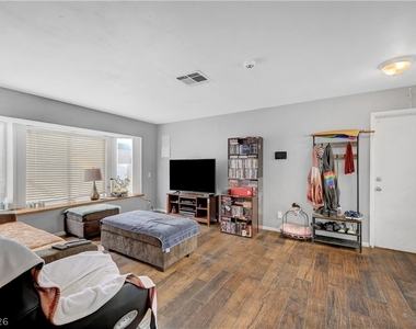 6644 Pepperidge Way - Photo Thumbnail 9