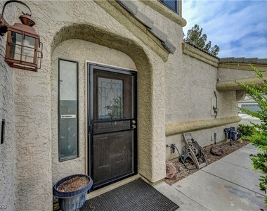 6644 Pepperidge Way - Photo Thumbnail 7