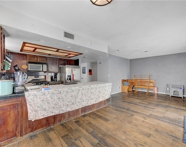 6644 Pepperidge Way - Photo Thumbnail 16