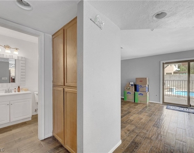 6644 Pepperidge Way - Photo Thumbnail 11
