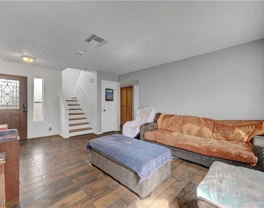 6644 Pepperidge Way - Photo Thumbnail 10