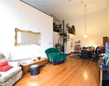 94 Averill Avenue - Photo Thumbnail 2
