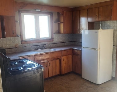 1368 Harlem Road - Photo Thumbnail 3