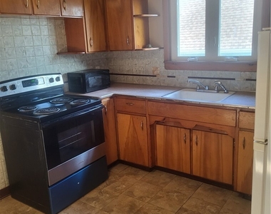 1368 Harlem Road - Photo Thumbnail 4
