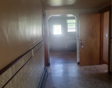 1368 Harlem Road - Photo Thumbnail 7