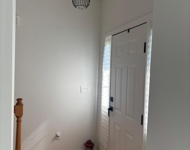 300 Harcourt Place - Photo Thumbnail 5