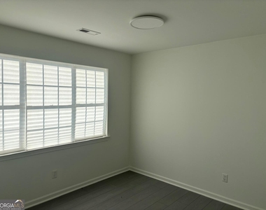 300 Harcourt Place - Photo Thumbnail 27