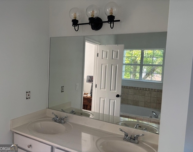 300 Harcourt Place - Photo Thumbnail 22