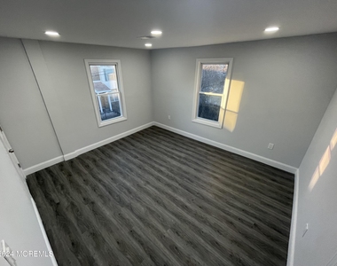 1257 Washington Avenue - Photo Thumbnail 7