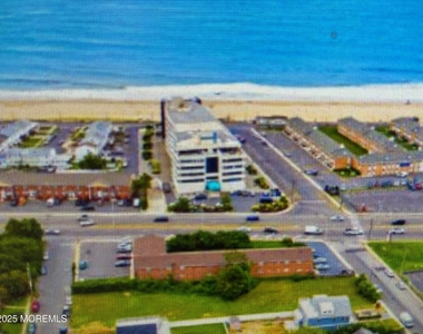 548 Ocean Boulevard - Photo Thumbnail 8