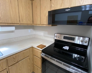 548 Ocean Boulevard - Photo Thumbnail 2