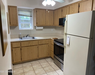548 Ocean Boulevard - Photo Thumbnail 1