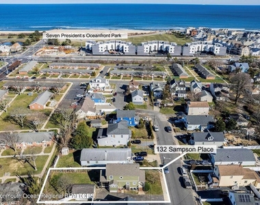 132 Sampson Place - Photo Thumbnail 9