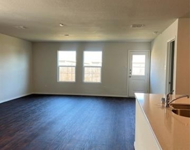 5405 Lavender Drive - Photo Thumbnail 4